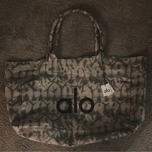 ALO Yoga Gray Women's Tote Bag